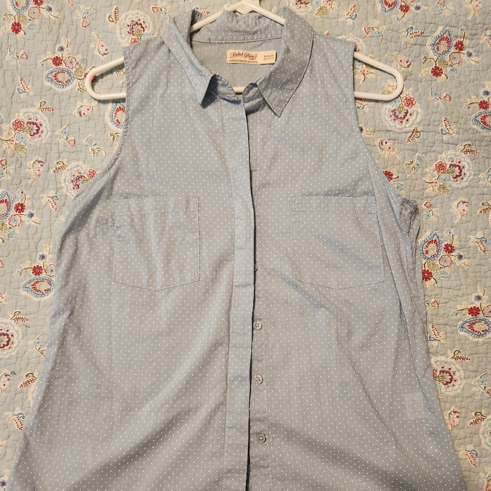 Sleeveless blouse